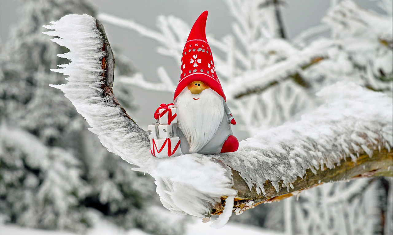 Santa Claus is coming to town