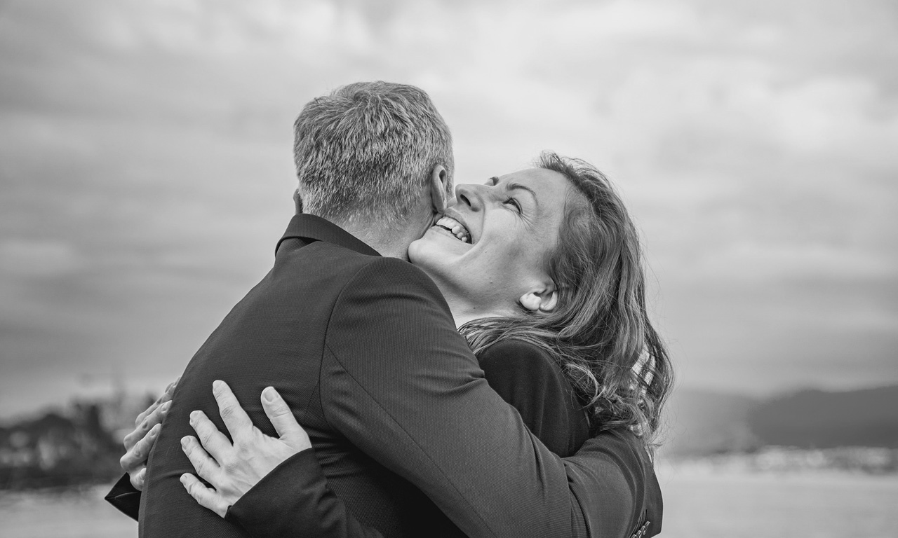 couple homme femme bord de mer